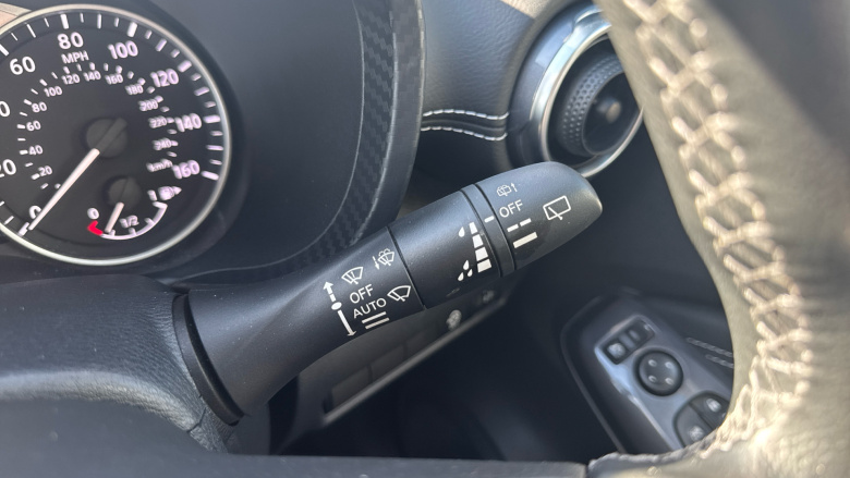 Nissan Juke 1.0 DiG-T 114 N-Connecta 5dr Petrol Hatchback